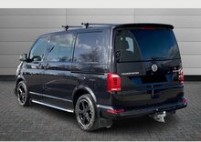 Glanzend zwarte spoiler passend voor VW Transporter T5, T6 en T6.1 met achterklep